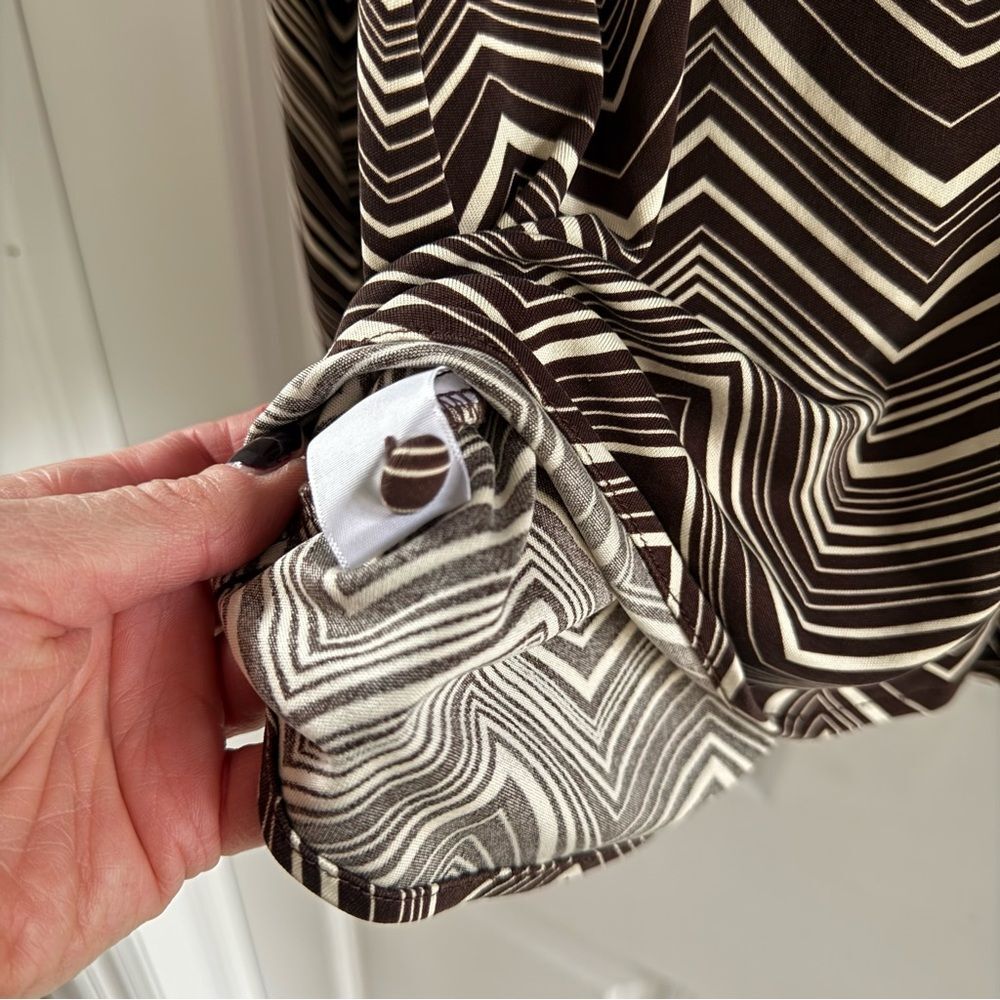 Trina Turk Chevron Print Silk Button Down Shirt size Large Retro Vintage - Picture 6 of 7